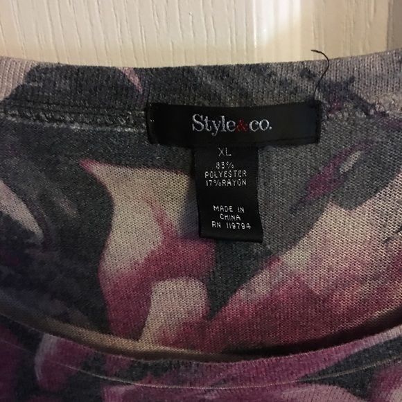 Floral Sweater-like Blouse - Picture 4 of 4